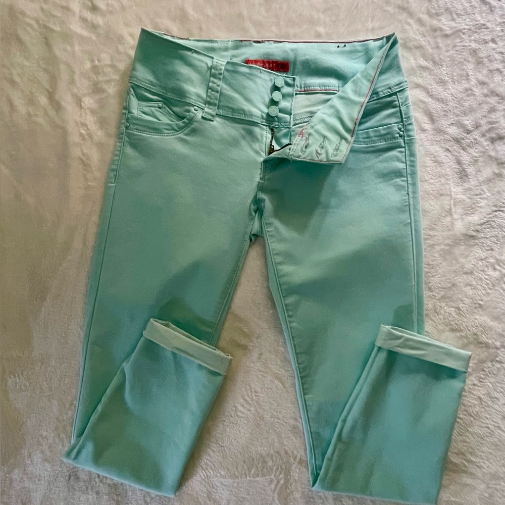 YMI 3-BUTTON WANNABETTABUTT SKINNY JEANS (7) Excellent Condition! - Picture 3 of 6